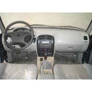 iesmidzināts automobiļu paneļis